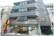 東急田園都市線「三軒茶屋駅」まで徒歩6分の立地。新耐震設計マンション。