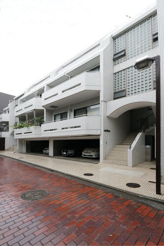 総戸数12戸のマンション。 総戸数12戸のマンション。