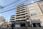 時の流れに色あせることのない瀟洒な外観。朝晩、1年365日、様々な表情を見せます。 時の流れに色あせることのない瀟洒な外観。朝晩、1年365日、様々な表情を見せます。
