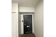 扉を開くと明るく暖かなお部屋がまっております。側面にはシューズボックスがついています。 扉を開くと明るく暖かなお部屋がまっております。側面にはシューズボックスがついています。