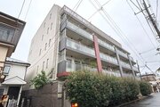 統一した色調でデザインされたマンションは周囲と調和した景観を生み出しています。