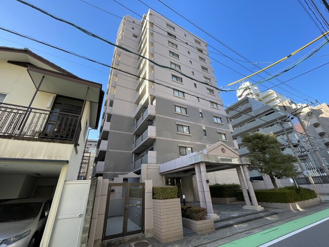 福岡市地下鉄空港線 「大濠公園」駅まで徒歩4分 福岡市地下鉄空港線 「大濠公園」駅まで徒歩4分