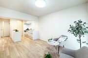 内装はシンプルに落ち着きのある空間にしています。ゆったりとしたひとときを過ごせそうです♪