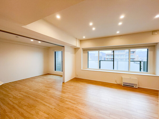 南西向き角部屋住戸。