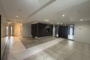 オートロック、防犯カメラ完備のセキュリティ面も安心な、とても綺麗なエントランススペースです。