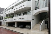 総戸数12戸のマンション。 総戸数12戸のマンション。