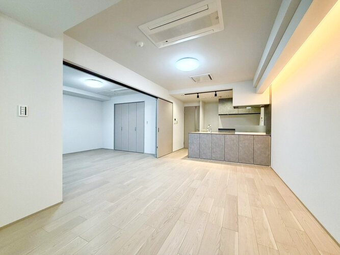 内装はシンプルに落ち着きのある空間にしています。ゆったりとしたひとときを過ごせそうです♪（※完成イメージのため、実際の状況とは異なることがあります）