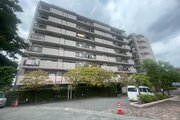 鮮やかな緑を効果的に纏った外観。爽やかな風がそよぐ心温まるお部屋へ優しく誘います。 鮮やかな緑を効果的に纏った外観。爽やかな風がそよぐ心温まるお部屋へ優しく誘います。