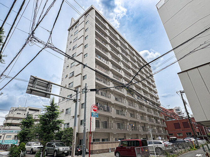 時の流れに色あせることのない瀟洒な外観。朝晩、1年365日、様々な表情を見せます。