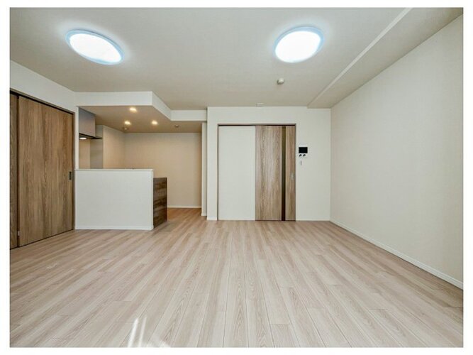 ほっと一息つけるような、安心できる空間です♪シンプルな内装は、ニーズが変わってもご活用頂けそうです。 ほっと一息つけるような、安心できる空間です♪シンプルな内装は、ニーズが変わってもご活用頂けそうです。