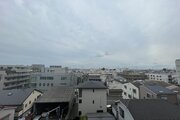 優しく迎えてくれる豊かな自然。四季の移り変わりを感じる心地よい場所となりそうです。 優しく迎えてくれる豊かな自然。四季の移り変わりを感じる心地よい場所となりそうです。