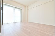 一日の中で多くの時間を過すことになる住まいだからこそ、いつも穏やかな空間であるように心掛けています。
