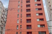 陽だまりの中でそよ風を感じる快適な空間。青空の下にその落ち着きのある外観を描き出します。