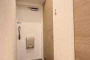 玄関 *トールタイプの大容量下足入れ付き* 玄関 *トールタイプの大容量下足入れ付き*