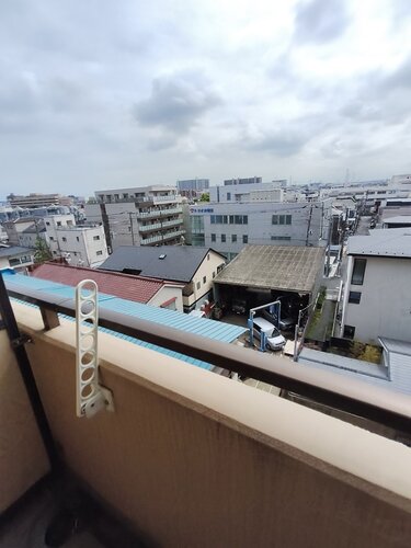 優しく迎えてくれる豊かな自然。四季の移り変わりを感じる心地よい場所となりそうです。 優しく迎えてくれる豊かな自然。四季の移り変わりを感じる心地よい場所となりそうです。