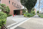 重厚感あふれる高級マンションという印象を与えてくれます。そのデザインは住むほどに実感が増すものです。