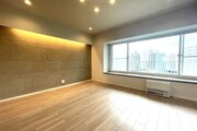 採光とライト使いで演出される落ち着きのある空間。ゆったりと伸びやかな時を過ごせそうです。 採光とライト使いで演出される落ち着きのある空間。ゆったりと伸びやかな時を過ごせそうです。