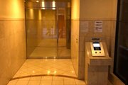 エントランスはオートロック機能付き、しっかりと防犯対策してあります。 エントランスはオートロック機能付き、しっかりと防犯対策してあります。