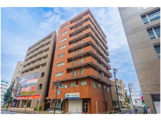 本厚木駅まで徒歩6分。日常生活便利な立地に佇むマンションです。 本厚木駅まで徒歩6分。日常生活便利な立地に佇むマンションです。