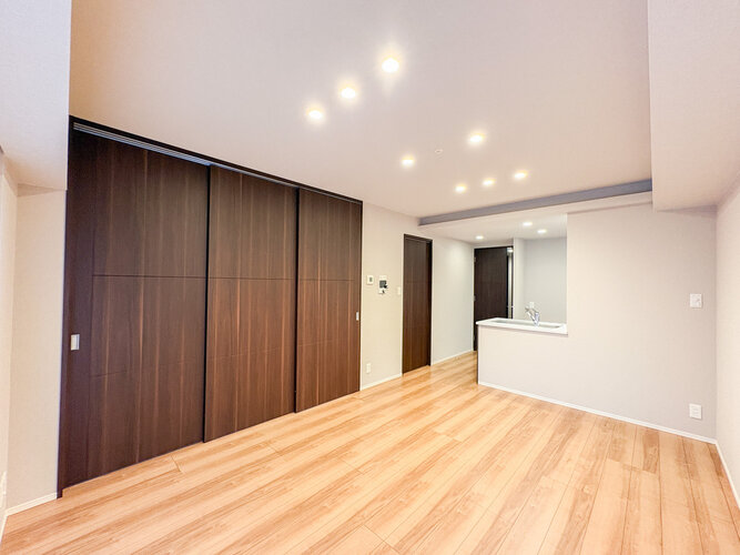 一人ひとりの理想の住まい。実現して頂くためにシンプルなデザインの空間に仕上げました。