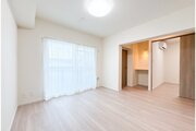 採光とライト使いで演出される落ち着きのある空間。ゆったりと伸びやかな時を過ごせそうです。