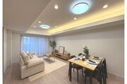 内装はシンプルに落ち着きのある空間にしています。ゆったりとしたひとときを過ごせそうです♪