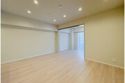 内装はシンプルに落ち着きのある空間にしています。ゆったりとしたひとときを過ごせそうです♪