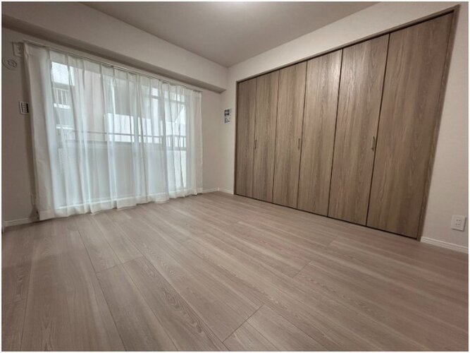 内装はシンプルに落ち着きのある空間にしています。ゆったりとしたひとときを過ごせそうです♪ 内装はシンプルに落ち着きのある空間にしています。ゆったりとしたひとときを過ごせそうです♪