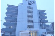 統一した色調でデザインされたマンションは周囲と調和した景観を生み出しています。