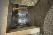 マンションはオートロック完備で安心のセキュリティ！